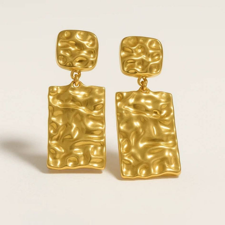 Thanía | Golden Waves
