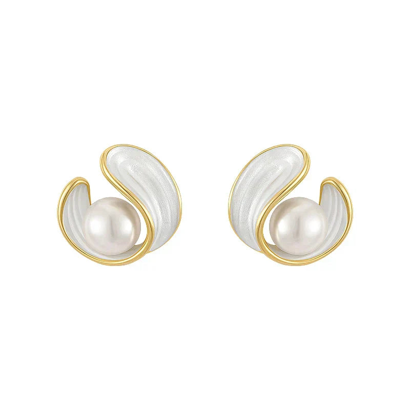 Luxurious Gold Earrings Featuring White Opals and Pearls 
