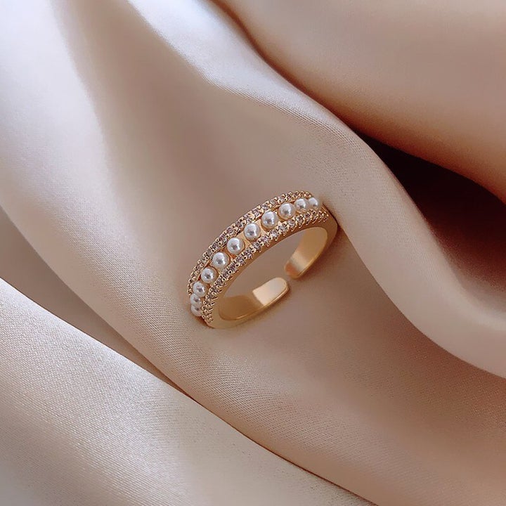 Exclusive Pearl and Gold Luxury Ring 