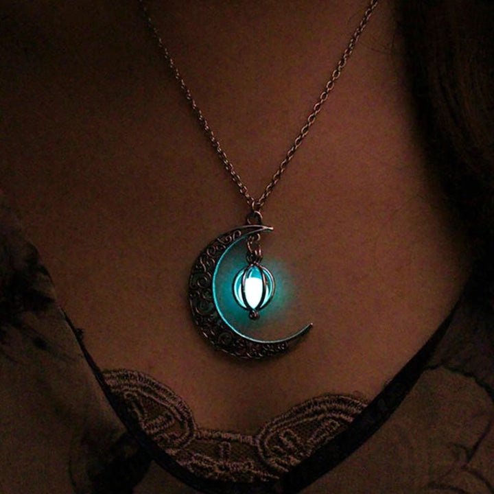 Glowing Moonlight Necklace 