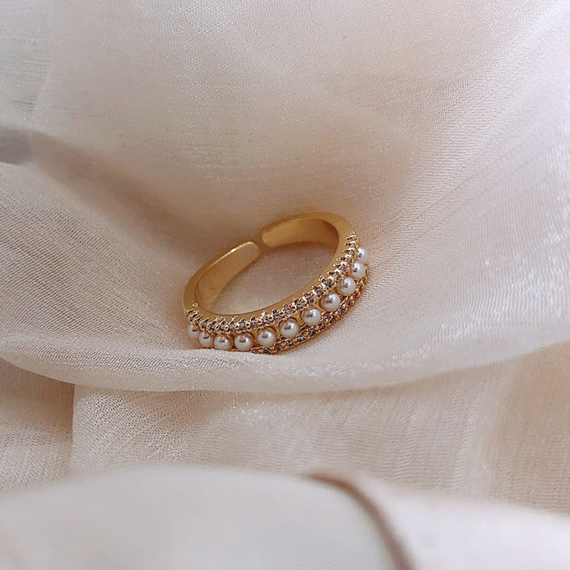 Exclusive Pearl and Gold Luxury Ring 