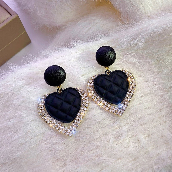 Black Heart Earrings in Gold 