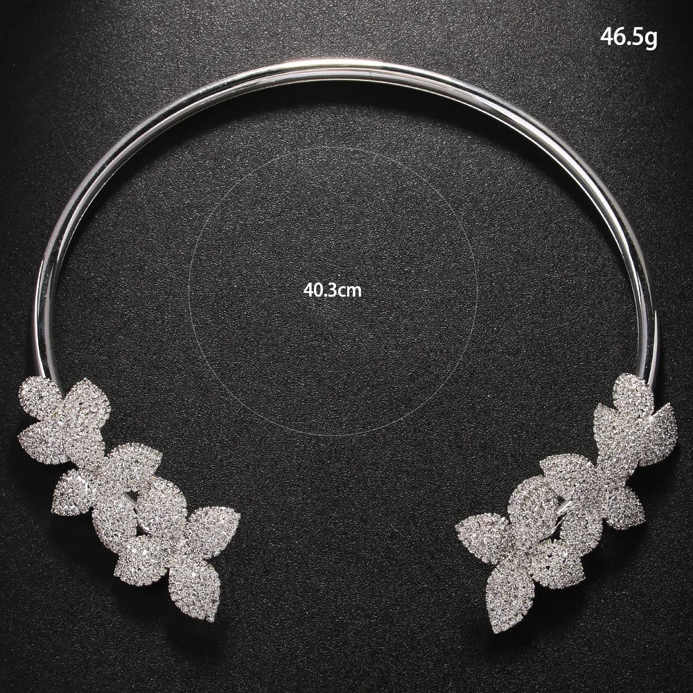 Elegant Flower Crystal Necklace 