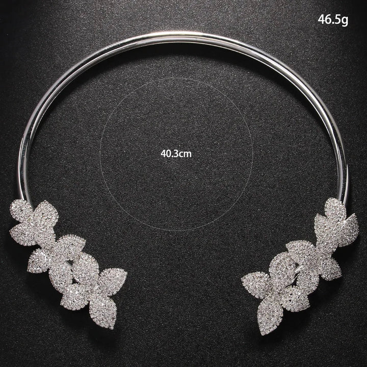Elegant Flower Crystal Necklace 