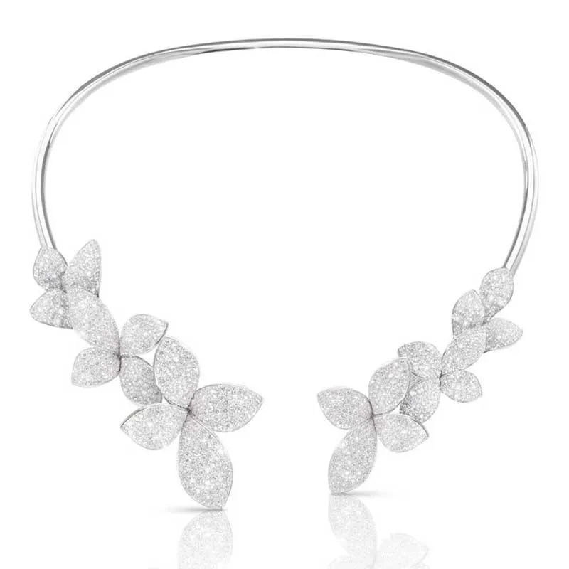 Elegant Flower Crystal Necklace 
