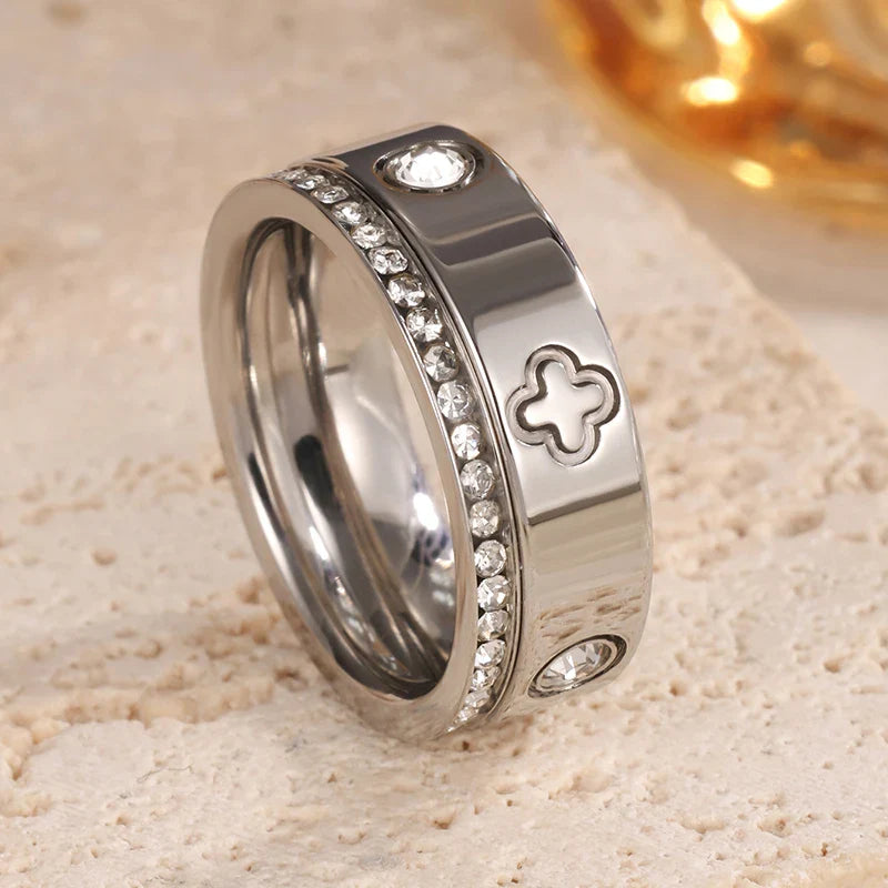 Shining Clover &amp; Crystal Ring