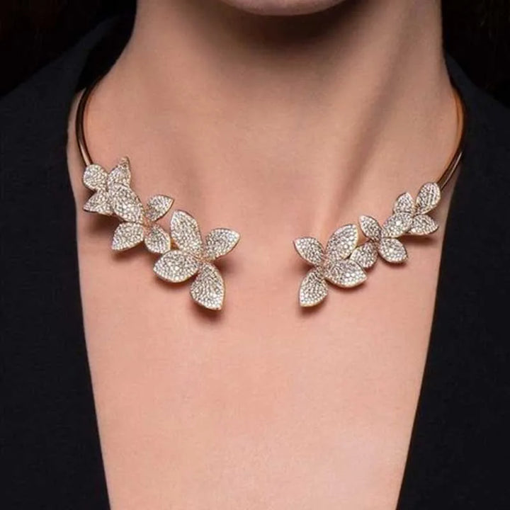 Elegant Flower Crystal Necklace 