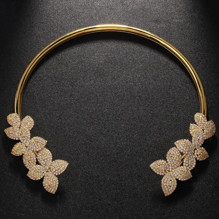 Elegant Flower Crystal Necklace 