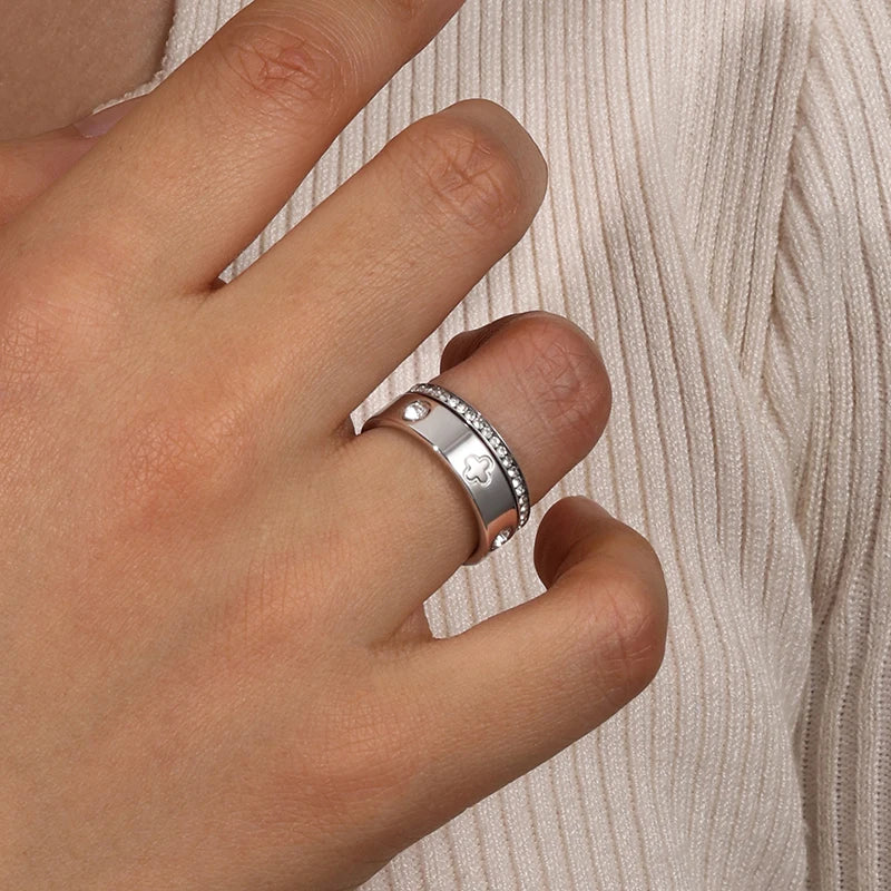 Shining Clover &amp; Crystal Ring