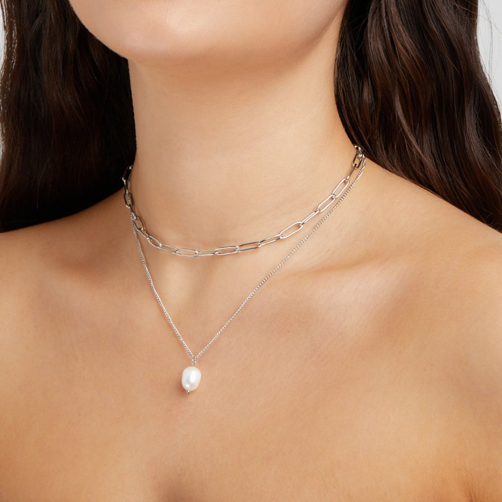 Elegant Pearl Drop Necklace 