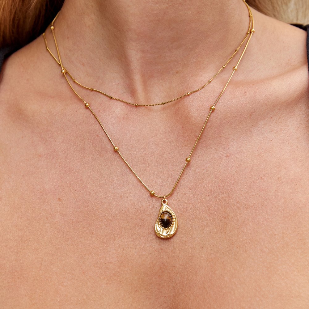 Elegant Gold Necklace with Tiger's Eye Stone 