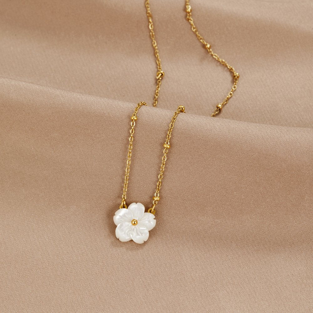Greatness Blossom Flower Necklace 